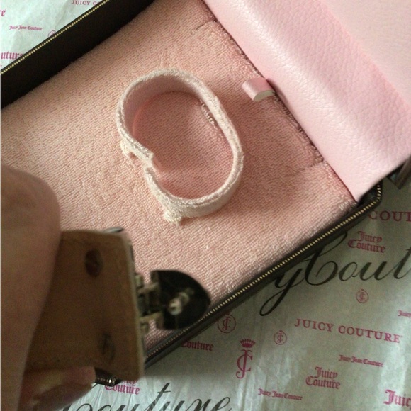 NWB HTF Juicy Couture wide bracelet W/Scotty dog design and large metal clasp - Picture 4 of 8